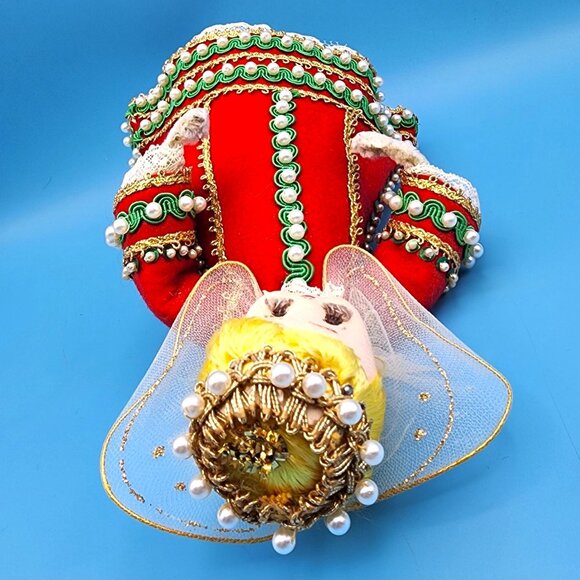 Vintage 1960s Angel Tree Topper Red Felt Dress Gold Trim Pearls Yellow Hair 9" - Picture 8 of 11